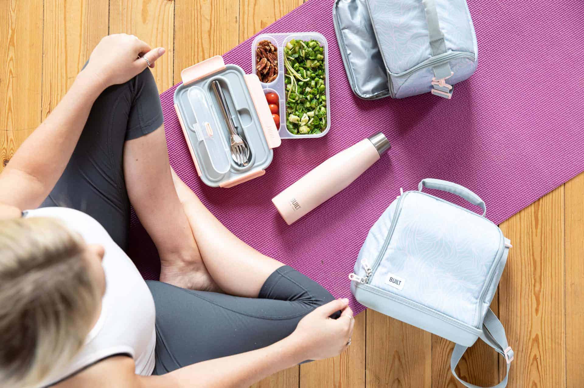 Lunch Box Food to Go Cutlery Built Design