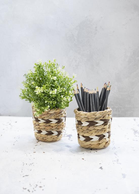 KitchenCraft Set of 2 Water Hyacinth Planters – Chevron