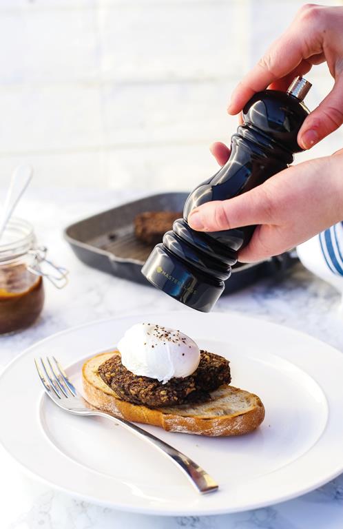 MasterClass Salt or Pepper Mill 17cm - Image 3