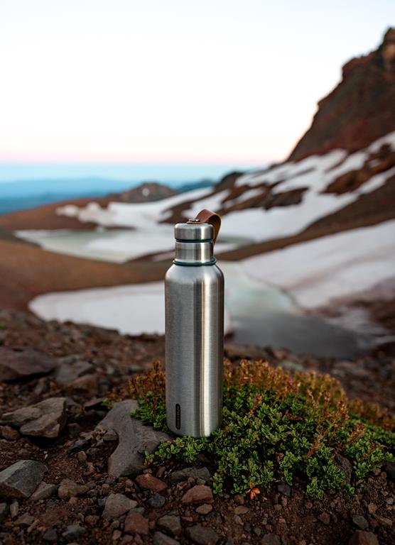 Black + Blum Insulated Water Bottle Large - Image 12