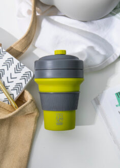 Colourworks Silicone Collapsible Travel Mug 350ml.