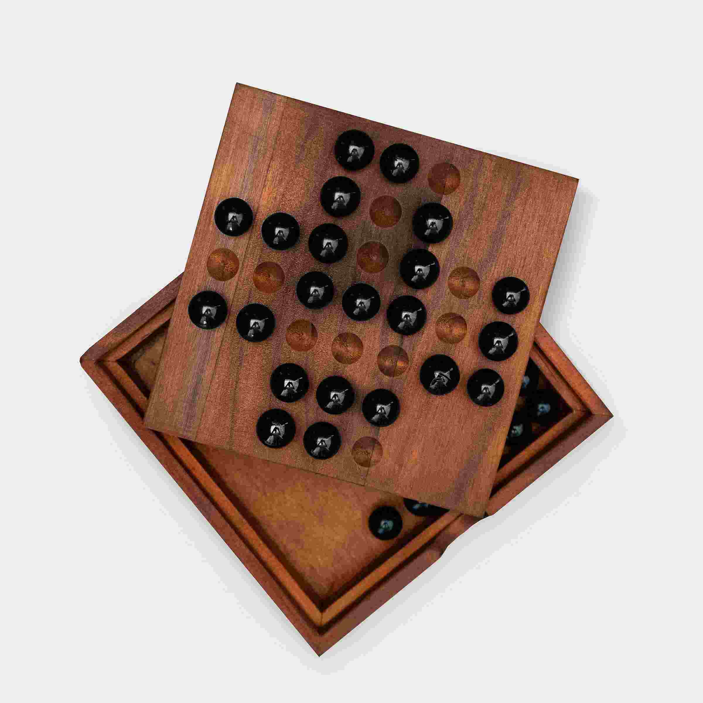 69023_1_Iron & Glory Wooden Solo Noble Game (Solitaire)