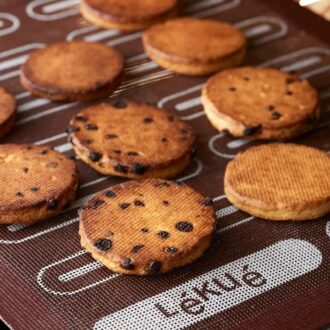 Lékué_Microperforated_Silicone_Baking_Bat_40x30cm
