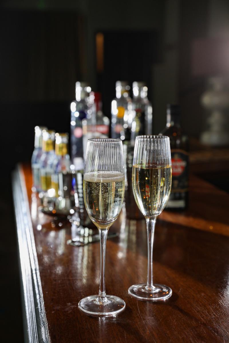 BarCraft Ridged Champagne Flutes Set - 2pcs - Image 7